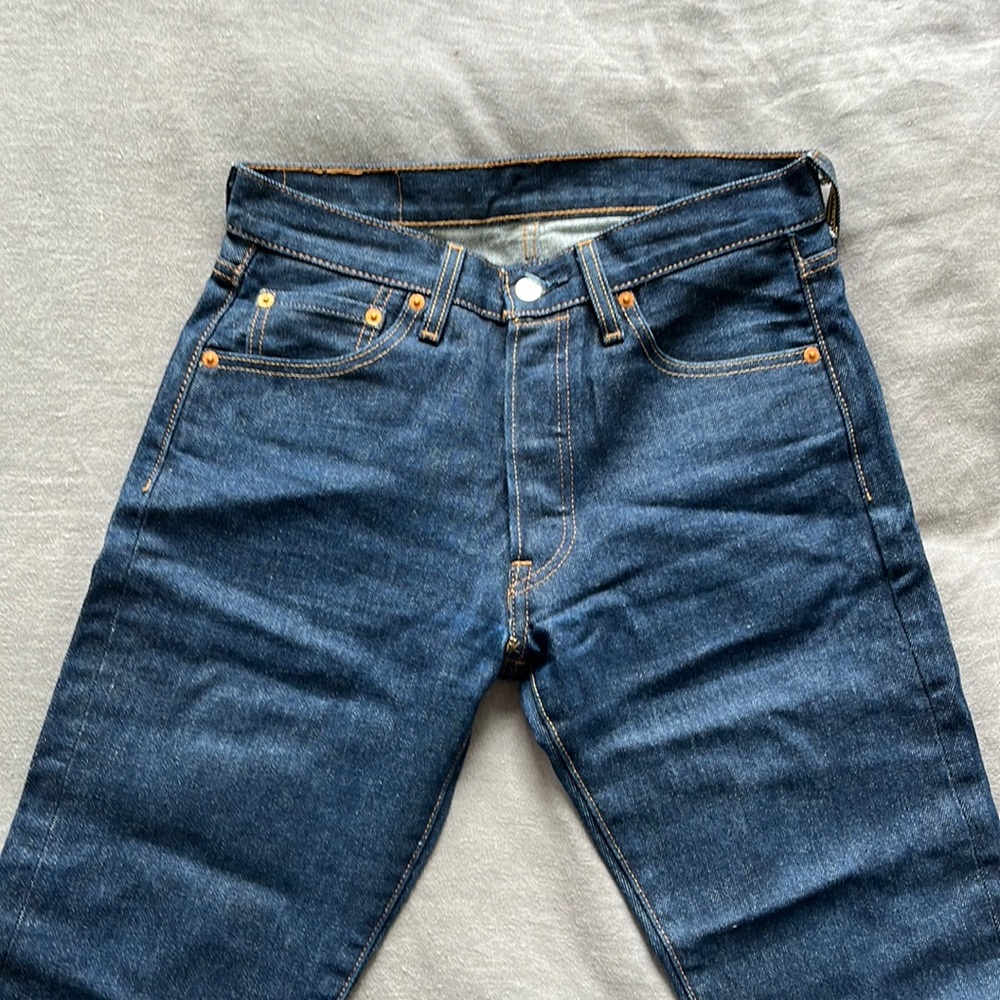 Levi’s 501 100% cotton dark wash 29x30